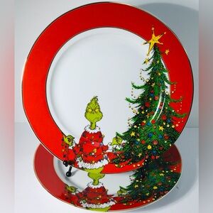2 Dinner Plates BEAUTIFUL!!! THE GRINCH Elegant Christmas Red w Gold Rim New